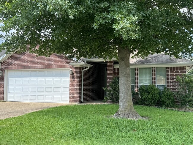 Photo - 225 Karten Ln