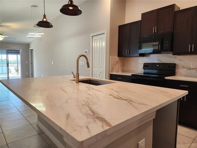 Photo - 872 Olive Conch St