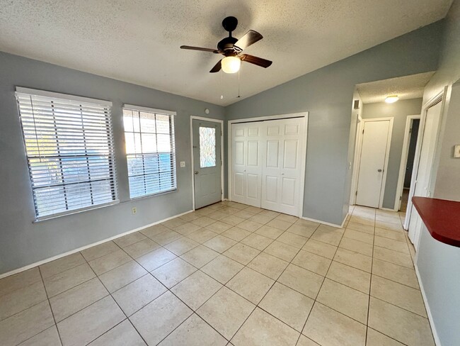 Photo - Cozy 2 Bedroom / 1 Bath Duplex North of City Unit A