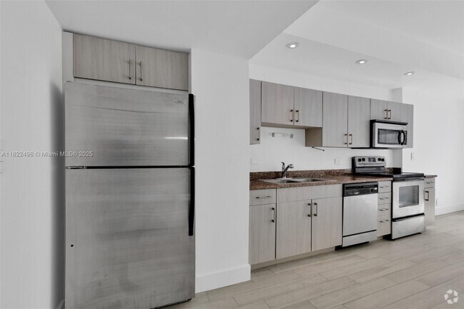 Building Photo - 111 E Flagler St Unit 902 Rental