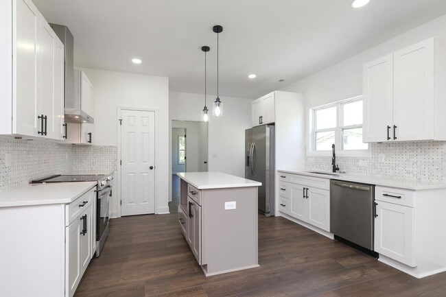 Photo - 19501 S Hill St