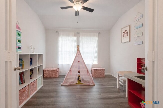 Photo - 2403 Corradino St