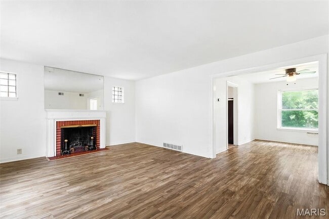 Photo - 1076 Wilshire Ave