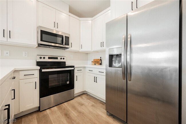 Photo - 5240 Denning St