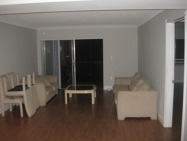 Photo - 711 N Pine Island Rd Unit 301