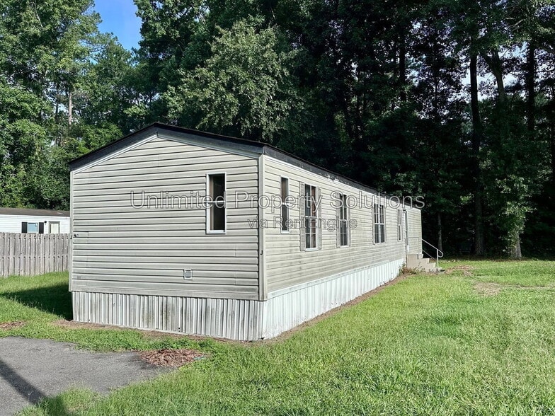 9499 Wendi Dr NE