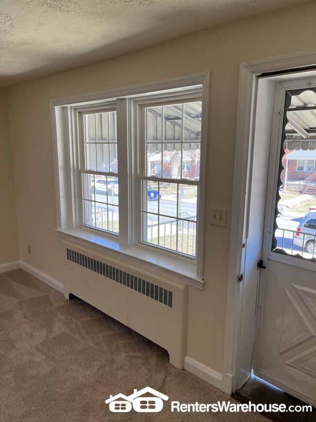 Photo - 10 Enjay Ave