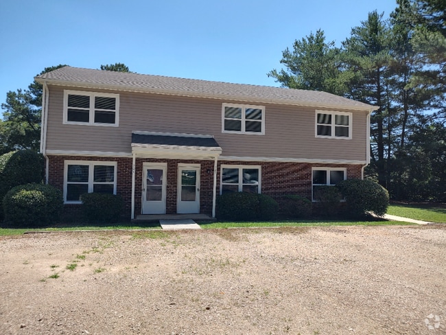 Building Photo - 701 Smithdale Dr Rental