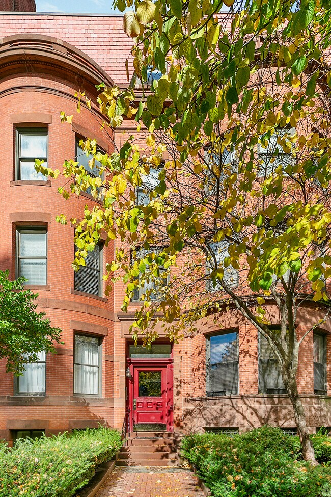 Photo - 403 Marlborough St Unit 4