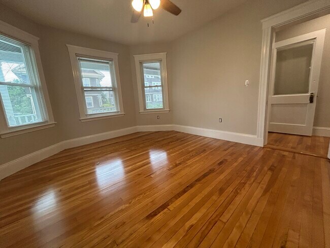 Photo - 66 Perthshire Rd Unidad 1 Rental