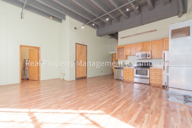 312 W 5th St