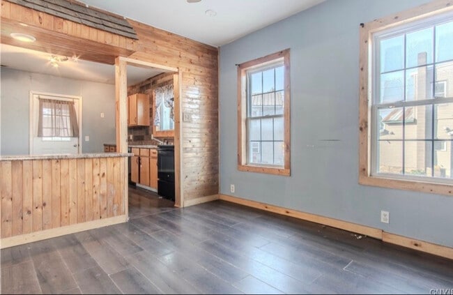 Photo - 148 W Main St