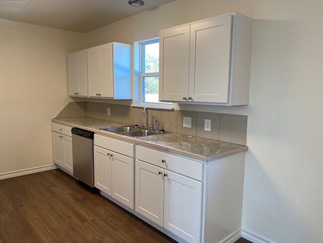 Photo - 1291 Randall Rd