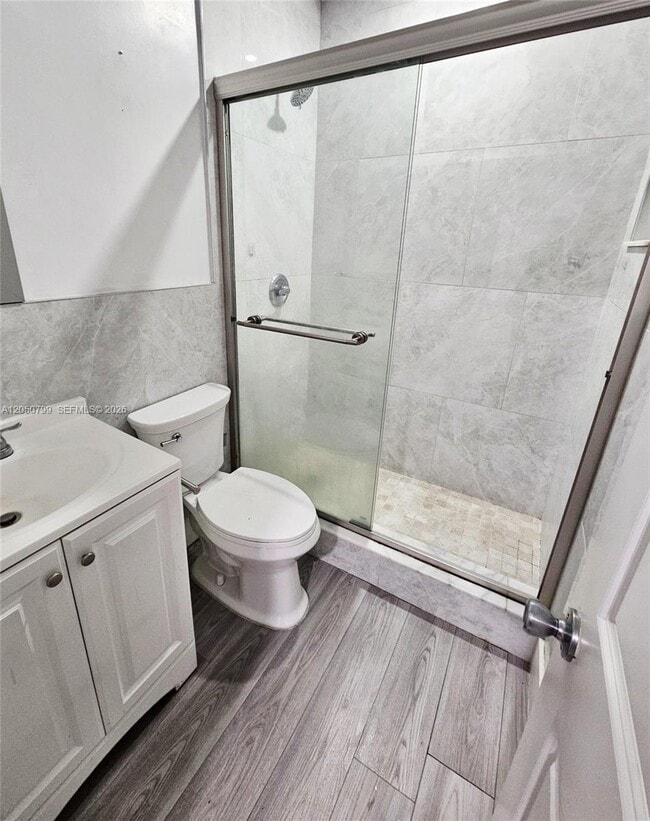 Photo - 464 E 13th St Unidad 464