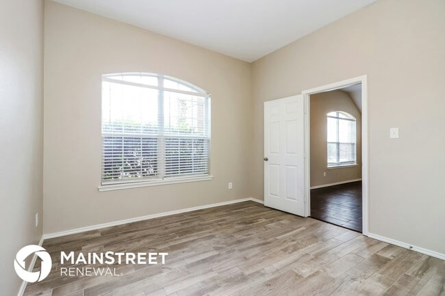 Photo - 2803 Logan Dr