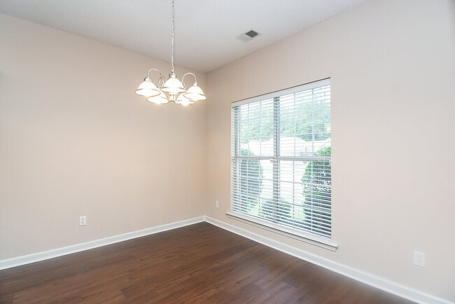 Photo - 1506 Lawson Dr