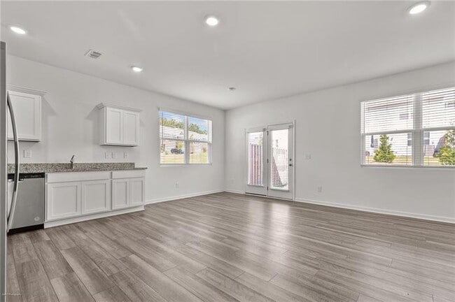 Photo - 103 Rydal Wy