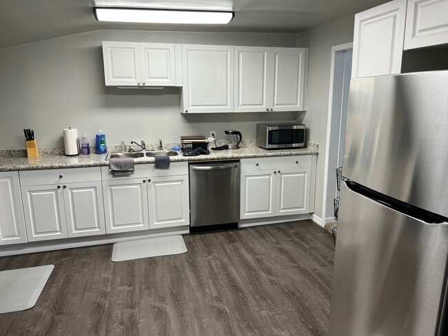 Photo - 325 S 2nd St