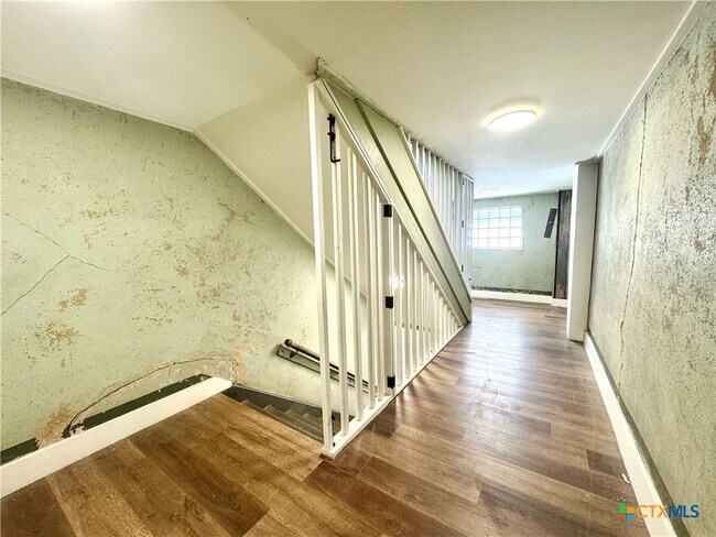 Photo - 123 W May St Unit 1