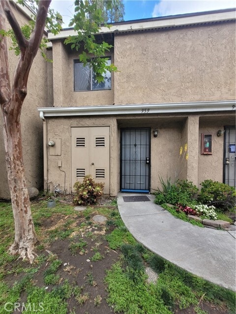 Building Photo - 959 S Mountain Ave