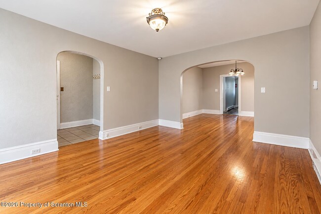 601 Clay Ave