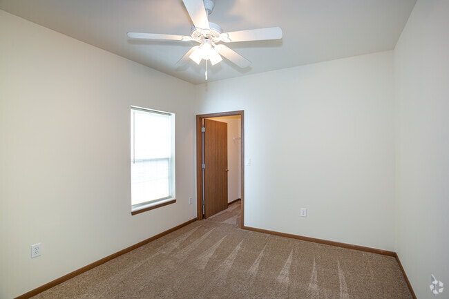 2BR, 2BA - 1130 SF