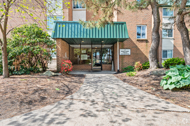 Main Entry - Aspen Apartments