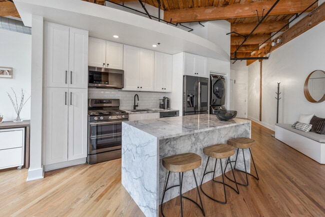 Photo - 2300 W Wabansia Ave Unit 231