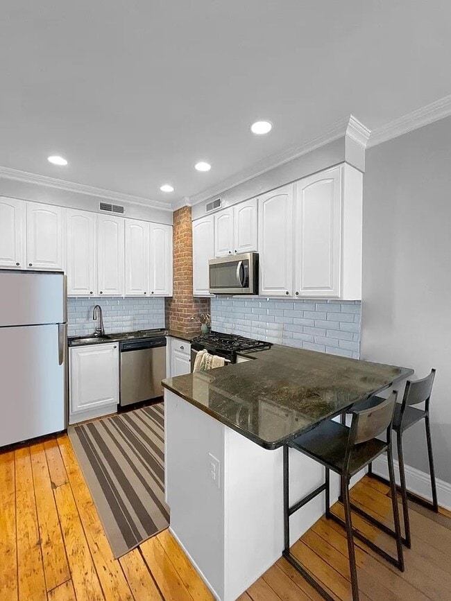 Photo - 346.5 8th St