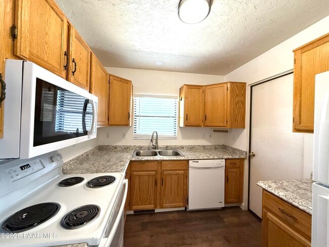 Photo - 1808 Reading Ln