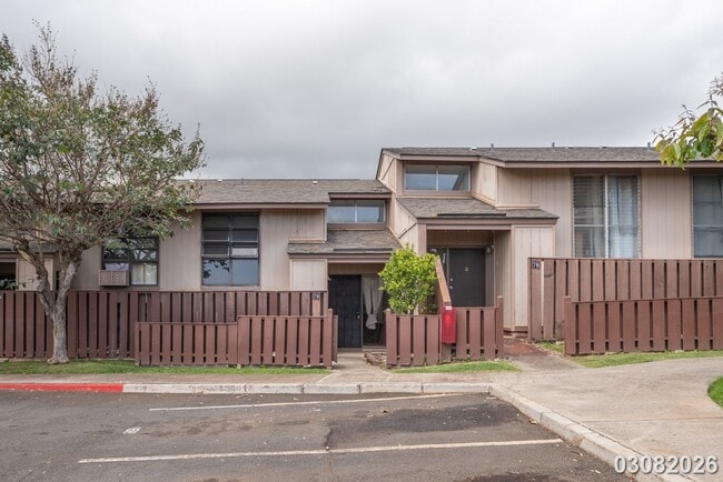 Building Photo - 3 bd, 1.5 ba townhome in Palehua Hale Community in Makakilo