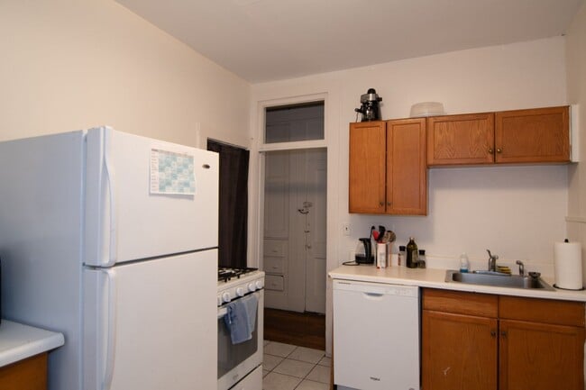 Photo - Gorgeous three bed room great sun light  Large bedrooms. Unit #10