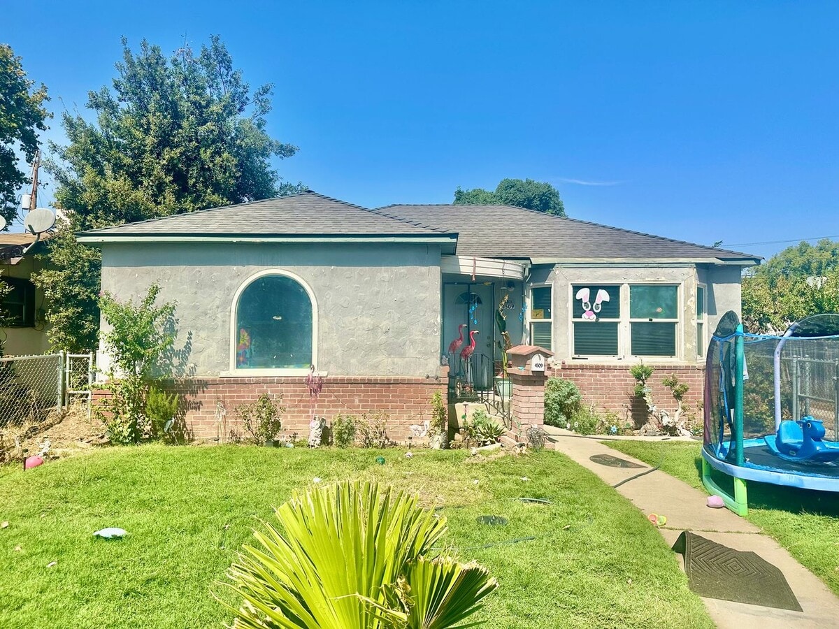 Photo - 4509 E Illinois Ave Apartment Unit 4509 E Illinois Ave #B