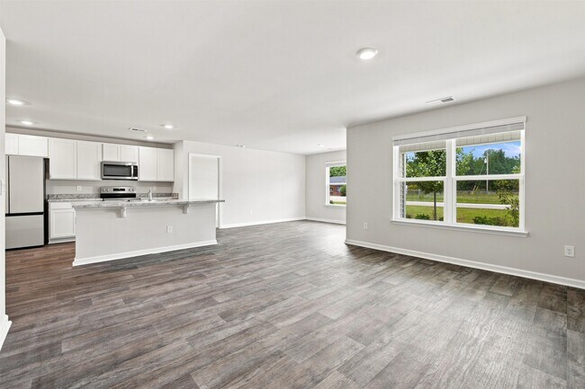 Photo - 208 Jeff Waters Cir