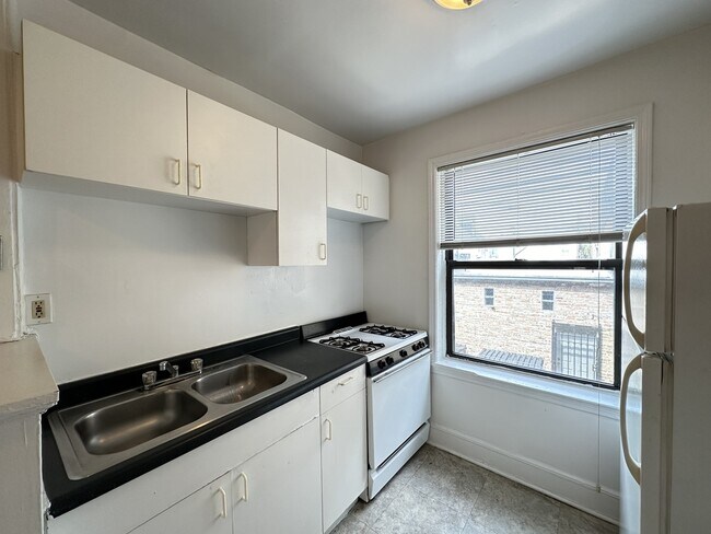 Photo - 2338 N Spaulding Ave Unit A2