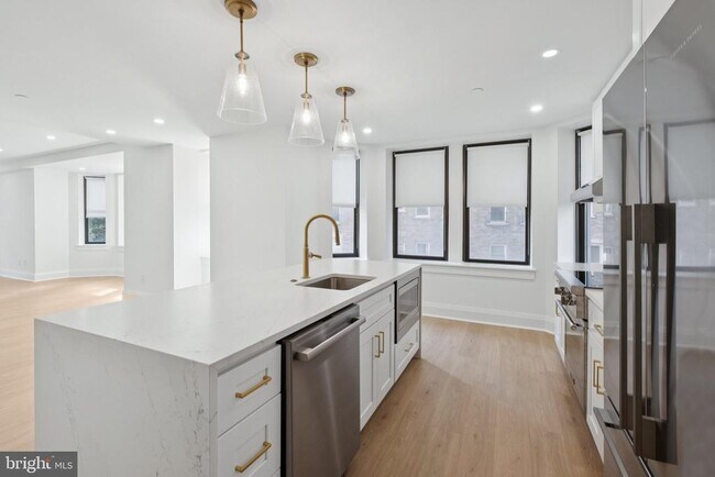 Photo - 135 S 19th St Unit 301