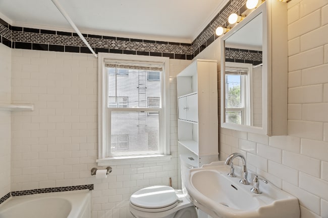 Photo - 104 S Oak St Unit 108