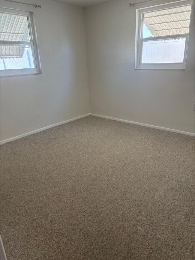 Photo - 4853 Manor Dr