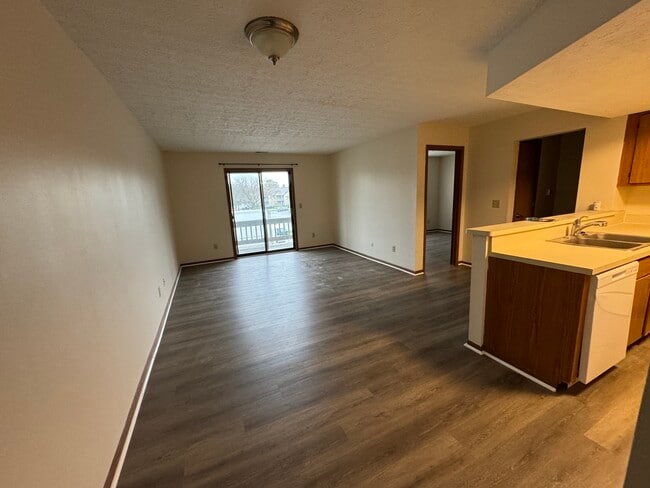 Building Photo - 5345 Stonemeadow Ave Unit E