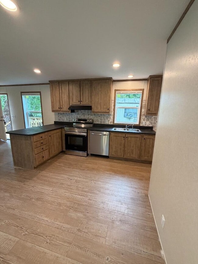 Photo - 136 Court Rd