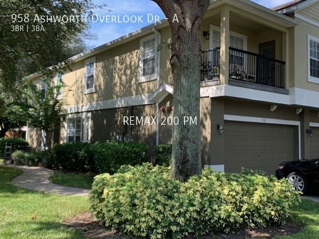 Conveniently Located Three Bedroom Townhou... - Conveniently Located Three Bedroom Townhou... Casa