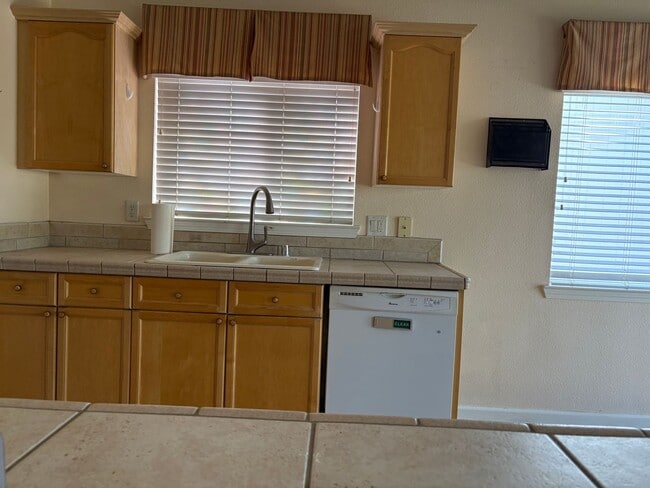 Photo - very nice 3 bedroom in North Valleys