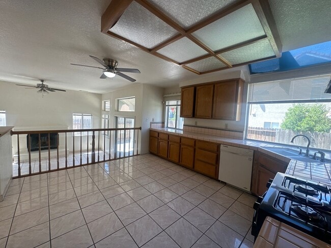 Photo - 325 Melbourne Dr