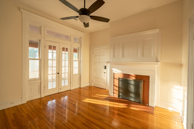 Building Photo - 202 Lafayette St Unit 3
