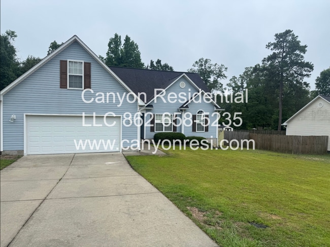 Charming 3-Bedroom Home with Bonus Attic i... - Charming 3-Bedroom Home with Bonus Attic i...
