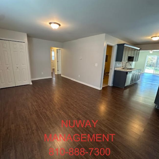 Photo - AVAILABLE NOW - 3 bedroom house in Grand B...