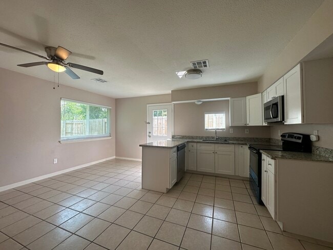 Photo - 1222 Ravenscourt Dr