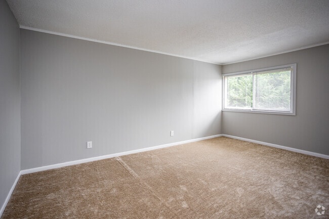 1BR, 1BA - 580SF - Living Room
