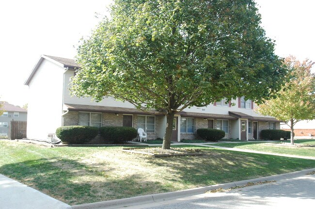 707 Golfcrest Rd S