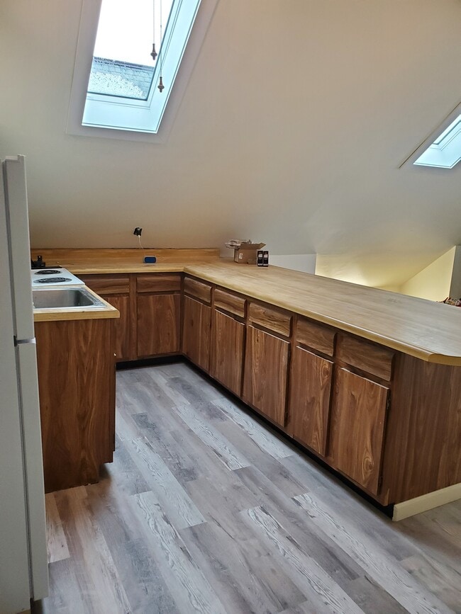 Kitchen - 216 N 4th Ave Unit 3